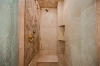 Photo #5: 2745957 Listing