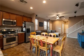 Photo #3: 2745986 Listing 