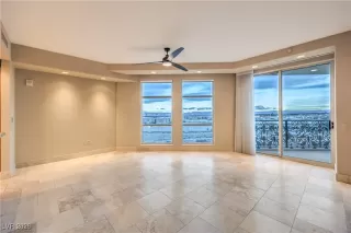 Photo #4: 2746030 Listing