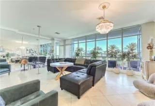 Photo #5: 2746048 Listing