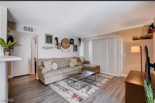 Photo #2: 2746050 Listing 