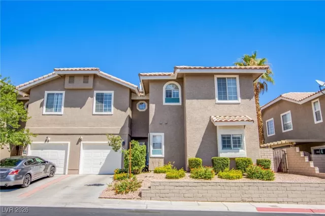 MLS: 2746081 Condo For Sale