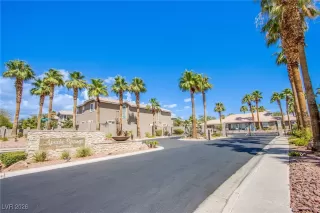 Photo #2: 2746081 Listing 