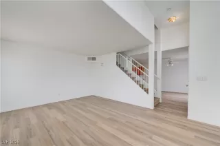 Photo #6: 2746089 Listing 