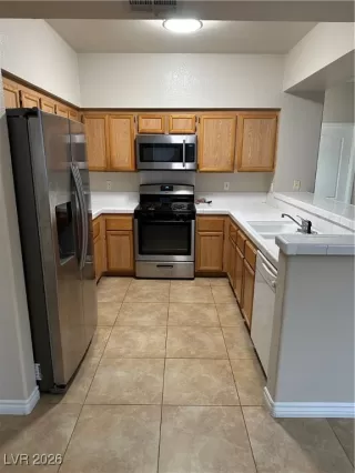 Photo #4: 2746125 Listing 