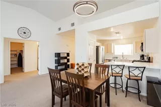 Photo #4: 2746126 Listing 