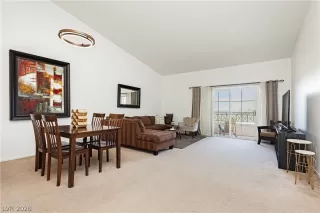 Photo #5: 2746126 Listing 