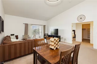 Photo #6: 2746126 Listing 