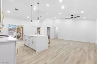 Photo #4: 2746145 Listing 