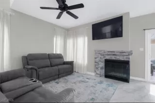 Photo #4: 2746150 Listing 