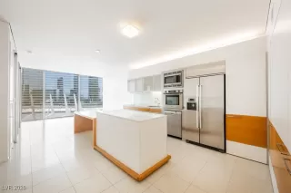 Photo #2: 2746200 Listing