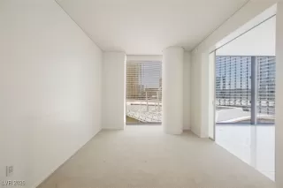 Photo #3: 2746200 Listing