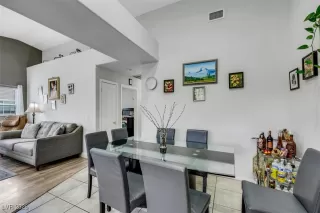 Photo #6: 2746255 Listing