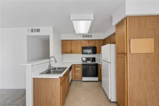 Photo #6: 2746303 Listing 