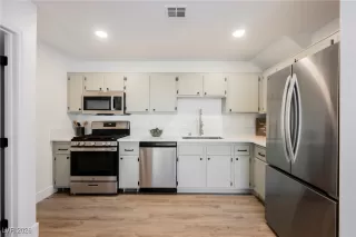 Photo #2: 2746304 Listing 