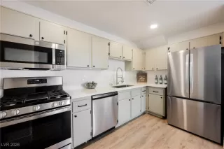 Photo #4: 2746304 Listing 