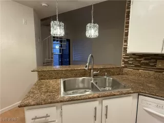 Photo #6: 2746308 Listing 