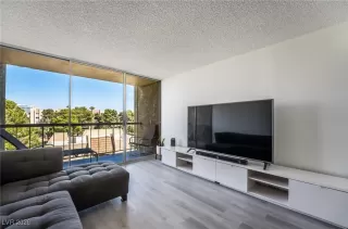 Photo #3: 2746310 Listing 