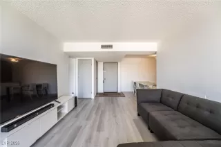 Photo #5: 2746310 Listing 