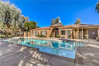 Photo #1: 2746319 Listing 