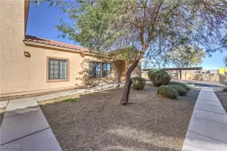 Photo #4: 2746319 Listing 