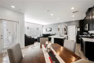 Photo #4: 2746320 Listing 