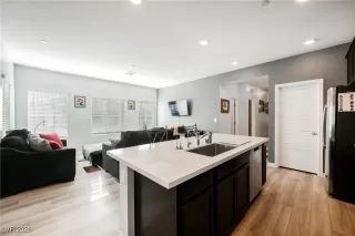 Photo #5: 2746320 Listing 