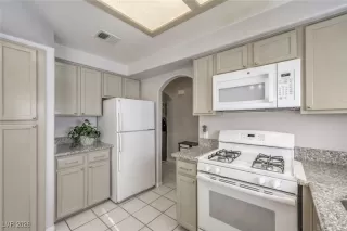 Photo #6: 2746339 Listing 