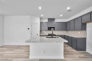 Photo #5: 2746344 Listing 