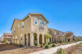 Photo #3: 2746377 Listing 