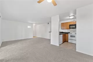 Photo #3: 2746382 Listing 