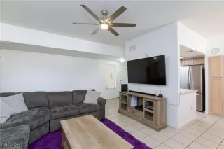 Photo #5: 2746393 Listing