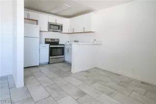 Photo #2: 2746419 Listing 