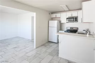 Photo #4: 2746419 Listing 