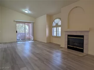 Photo #5: 2746433 Listing 