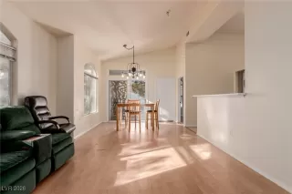 Photo #4: 2746435 Listing 