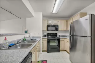 Photo #3: 2746445 Listing 