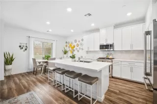 Photo #2: 2746457 Listing 