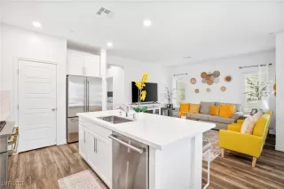 Photo #4: 2746457 Listing 