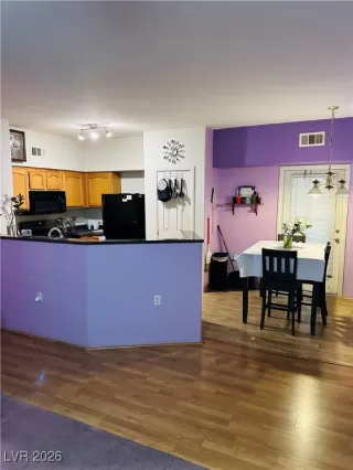 Photo #4: 2746470 Listing