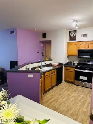 Photo #6: 2746470 Listing