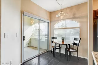 Photo #6: 2746500 Listing 