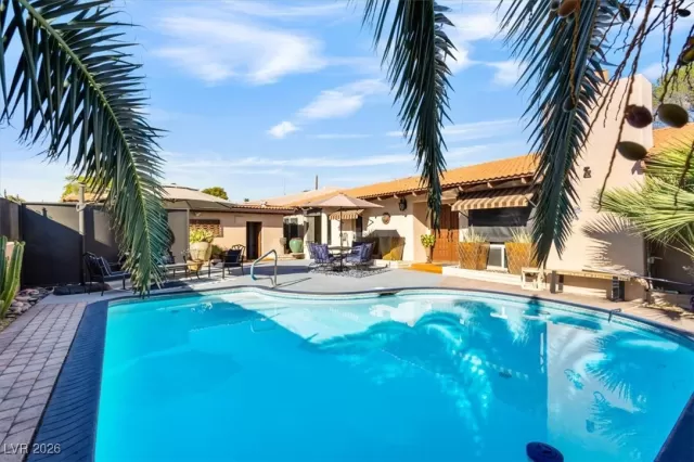 MLS: 2746537 Condo For Sale