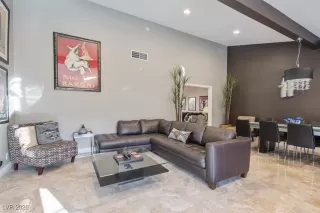 Photo #2: 2746537 Listing