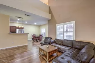 Photo #3: 2746543 Listing 