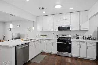 Photo #1: 2746552 Listing