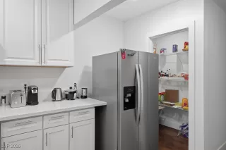 Photo #2: 2746552 Listing