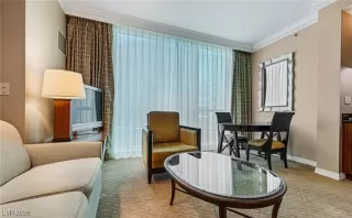 Photo #4: 2746701 Listing