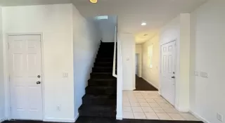 Photo #5: 2746703 Listing