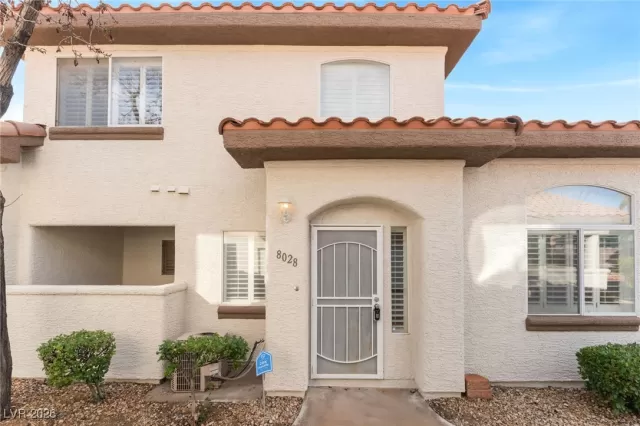 MLS: 2746755 Condo For Sale